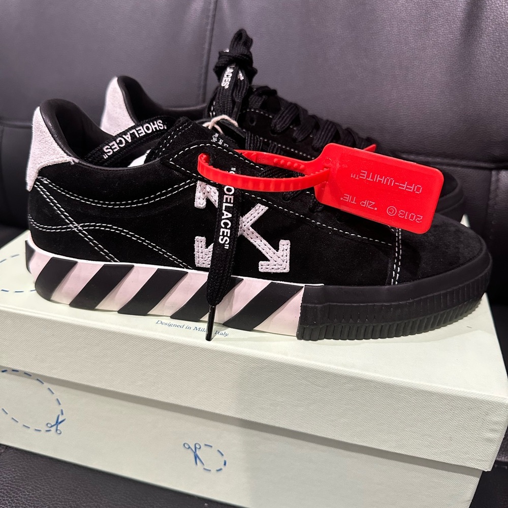 [SOLD on StockX] Off-white suede womens shoes - Picture 8 of 9